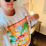 Charlize Theron Instagram - It’s Friday, I’m feeling good, and I’m rocking my new #StellaxGreenpeace sweatshirt. • My friend @stellamccartney has partnered with @greenpeaceuk in a campaign to end deforestation in the Amazon and help combat the climate crisis. • We all love our Earth, so show her some love by signing the petition at the link in my bio 💚🌎💚