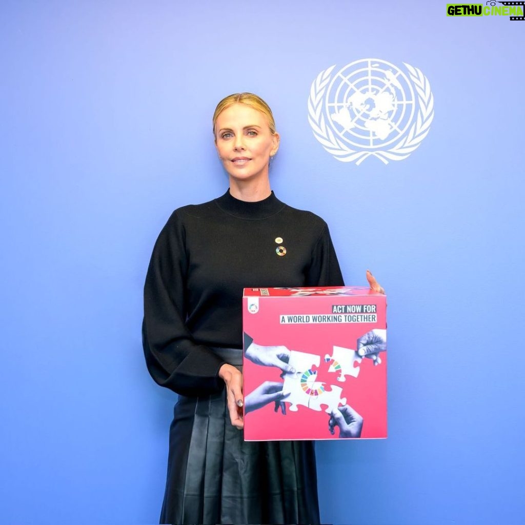 Charlize Theron Instagram - “It’s time to ACT – and no matter what you are passionate about, you can.” This week, our UN Messenger of Peace Charlize Theron and her foundation @ctaop continued to voice their support for the #GlobalGoals, the world’s blueprint for a better future for everyone. “From raising awareness about inequalities, volunteering in your community, to being the change YOU wish to see – let’s make this the year for breakthrough action. #ActNow for a world working together for a just society with gender equality and #HealthForAll.” 📸: UN Photo / Mark Garten