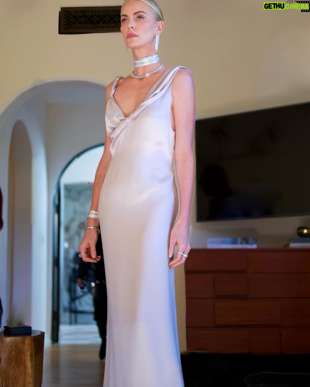 Charlize Theron Instagram - What a night! No matter how many times I go to the Oscars, it always feels like the first. Thank you to my incredible team. Almost all the fun is just hanging and getting ready with you all. 🥰
