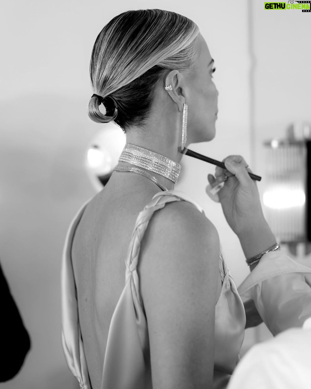 Charlize Theron Instagram - What a night! No matter how many times I go to the Oscars, it always feels like the first. Thank you to my incredible team. Almost all the fun is just hanging and getting ready with you all. 🥰