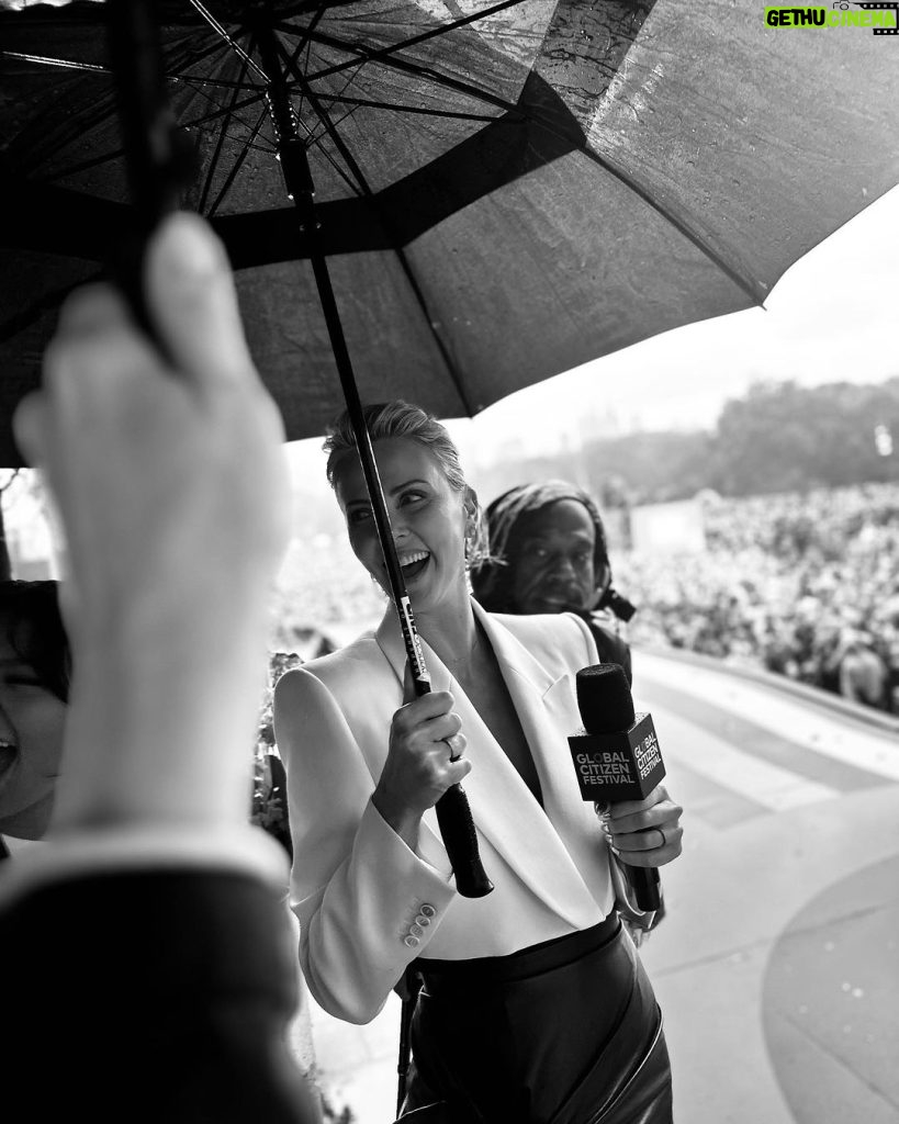 Charlize Theron Instagram - Rain or shine! Nothing can stop the amazing crowd and advocates at the #GlobalCitizenFestival. Loved being a part of this epic event in support of global health and reproductive rights Central Park, New York