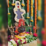 Charmy Kaur Instagram - Trust the timing of god !! ॐ नमः शिवायै सर्वे त्र्यवधिः संप्रेषिताः भवन्तु, शिवस्य आशीर्वादेन सुखेन च लाभेन च समृद्धिमाप्नुवन्तु।🙏