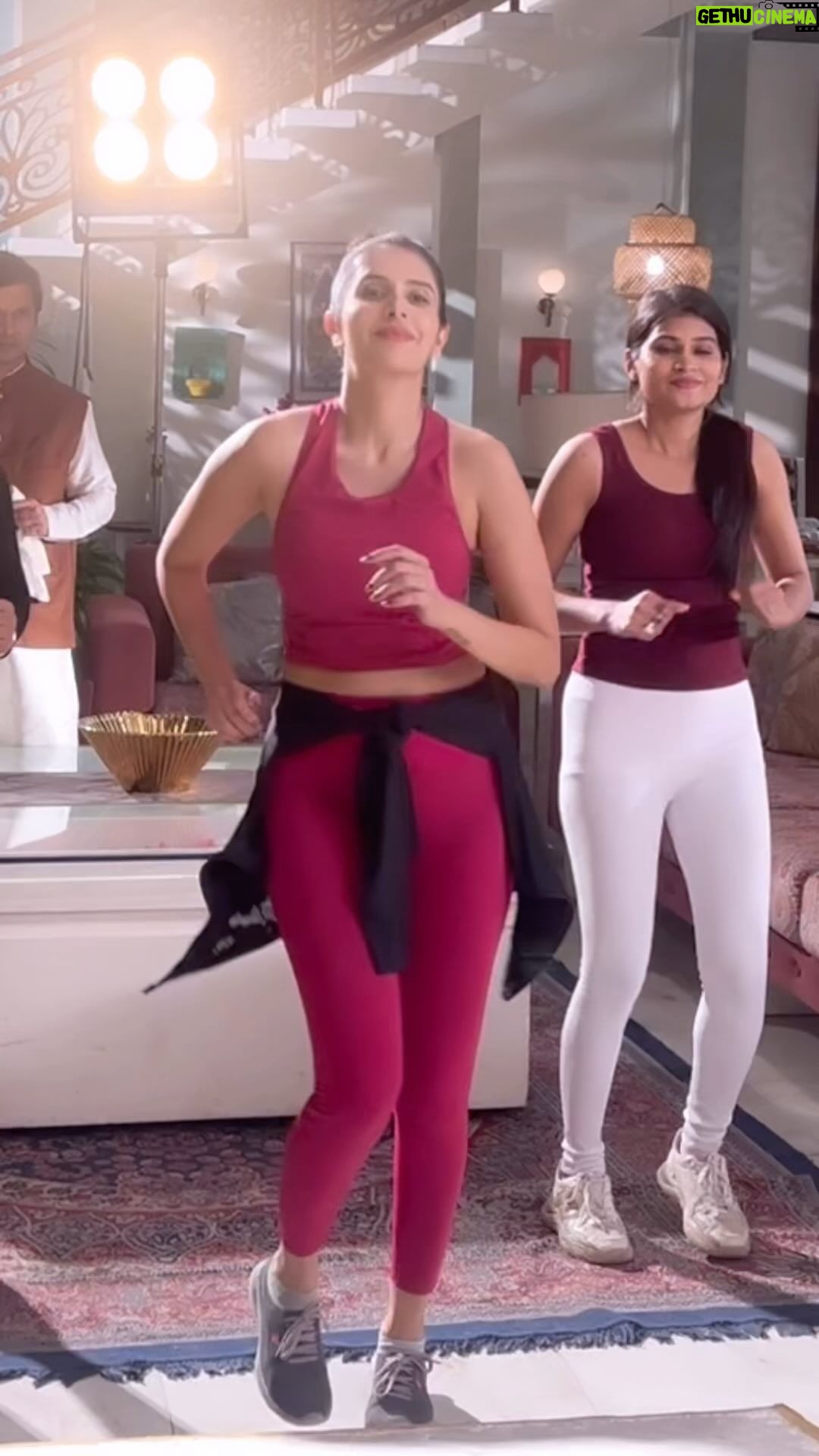 Charu Asopa Instagram - Have you ever done Zumba at 4 AM in the morning? #khyra #mridula ❤️