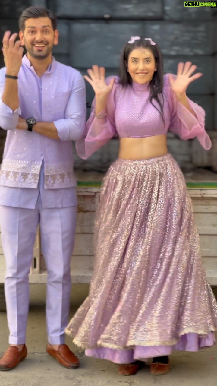 Charu Asopa Instagram - Rare moments of RAJAT - MRIDULA इत्ती सी हँसी .. . . . #yourrahulsharma . . #kaisahaiyehrishtaanjana