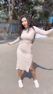 Charu Asopa Instagram - Then you have only five minutes, and you can give only one take for a reel😅😝