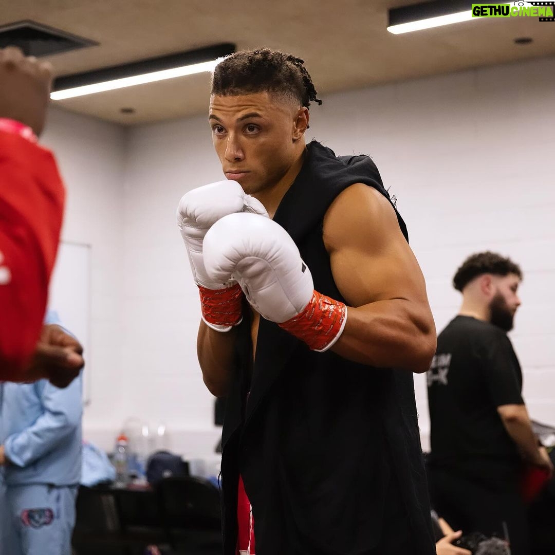 Chase De Moor Instagram - Master Yoda once said “Win inside the mind, you must.” @misfitsboxing Manchester, United Kingdom