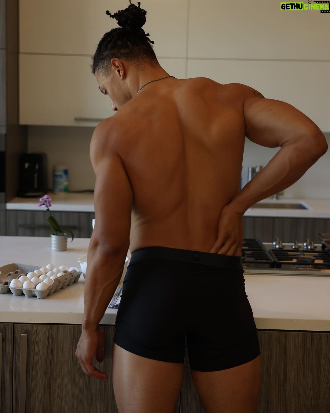 Chase De Moor Instagram - Good morning, how do you like your eggs? 🍳🥚 @unrulyagency Beverly Hills, California