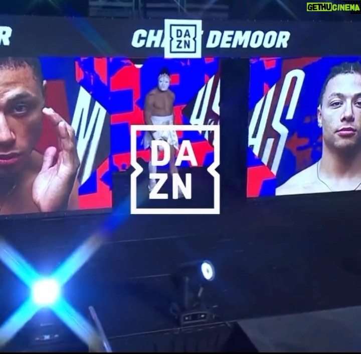 Chase De Moor Instagram - Still the greatest intro in boxing history.