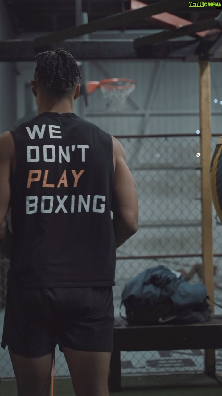 Chase De Moor Instagram - Can’t play boxing. @lbjackrabbitboxing Long Beach, California