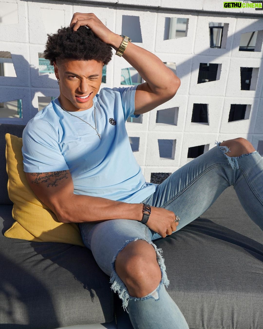 Chase De Moor Instagram - Just a happy boy enjoying his perfect day, how are you liking perfect match so far ? #perfectmatch #netflix #thth #toohottohandle Los Angeles, California