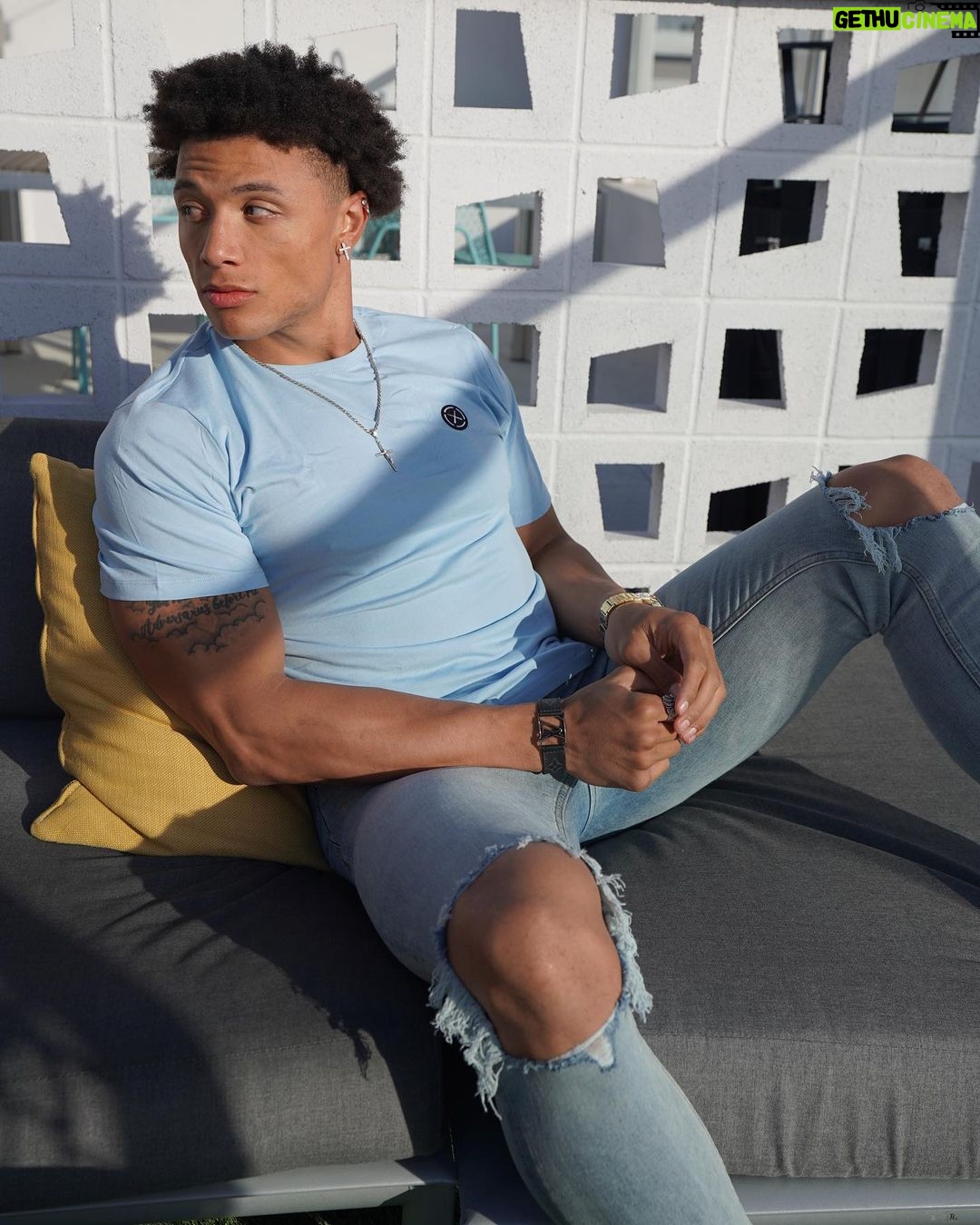 Chase De Moor Instagram - Just a happy boy enjoying his perfect day, how are you liking perfect match so far ? #perfectmatch #netflix #thth #toohottohandle Los Angeles, California