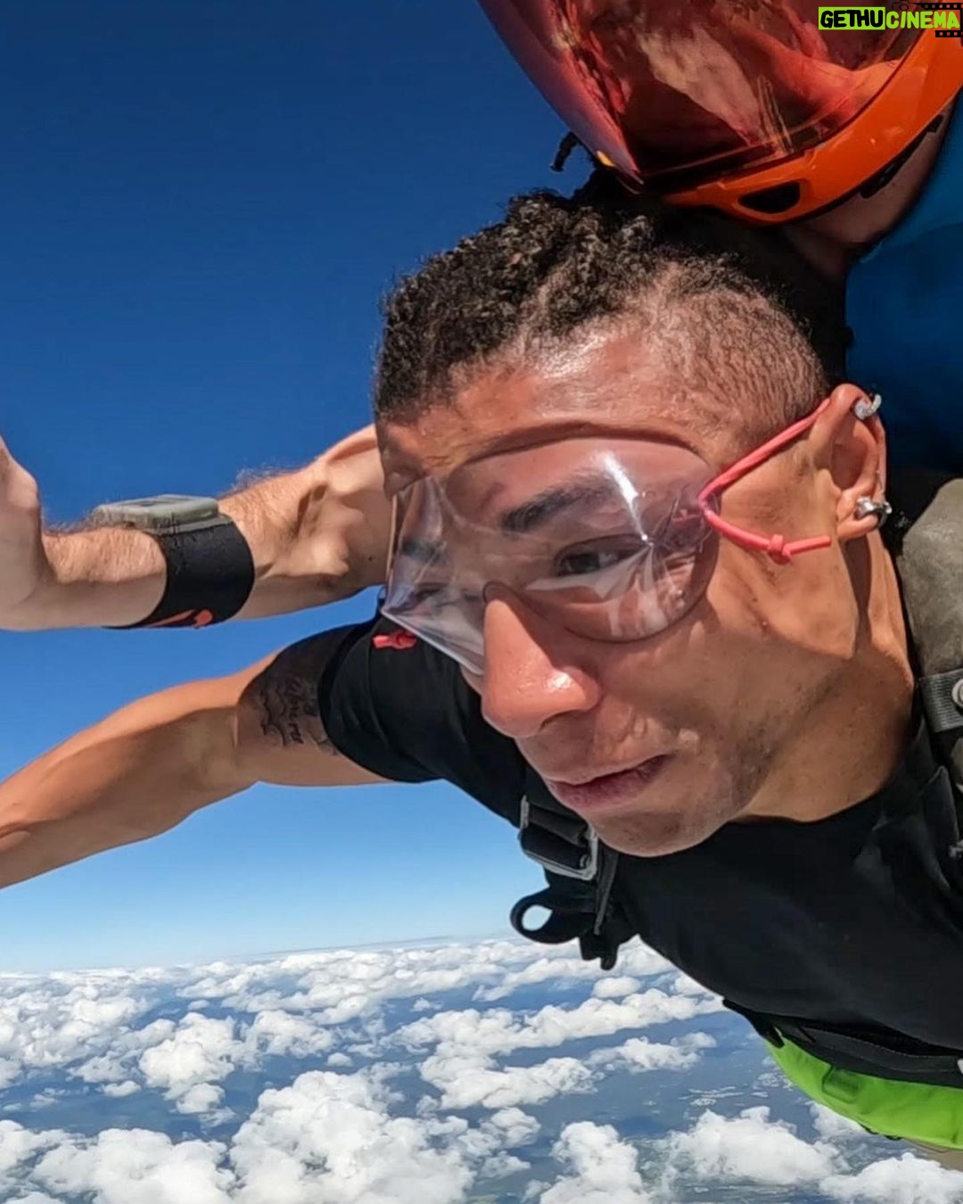 Chase De Moor Instagram - Diving into 2023 head first 🌏 Happy new year 🎊 Dropping in Gold Coast, Australia