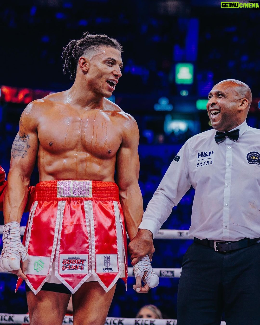 Chase De Moor Instagram - The people know who their champion is. @misfitsboxing thankful.