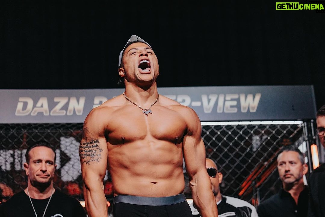 Chase De Moor Instagram - Build type: Absolute unit. Fight day, LIVE ON DAZN PPV link in bio 🤜🏽🐐
