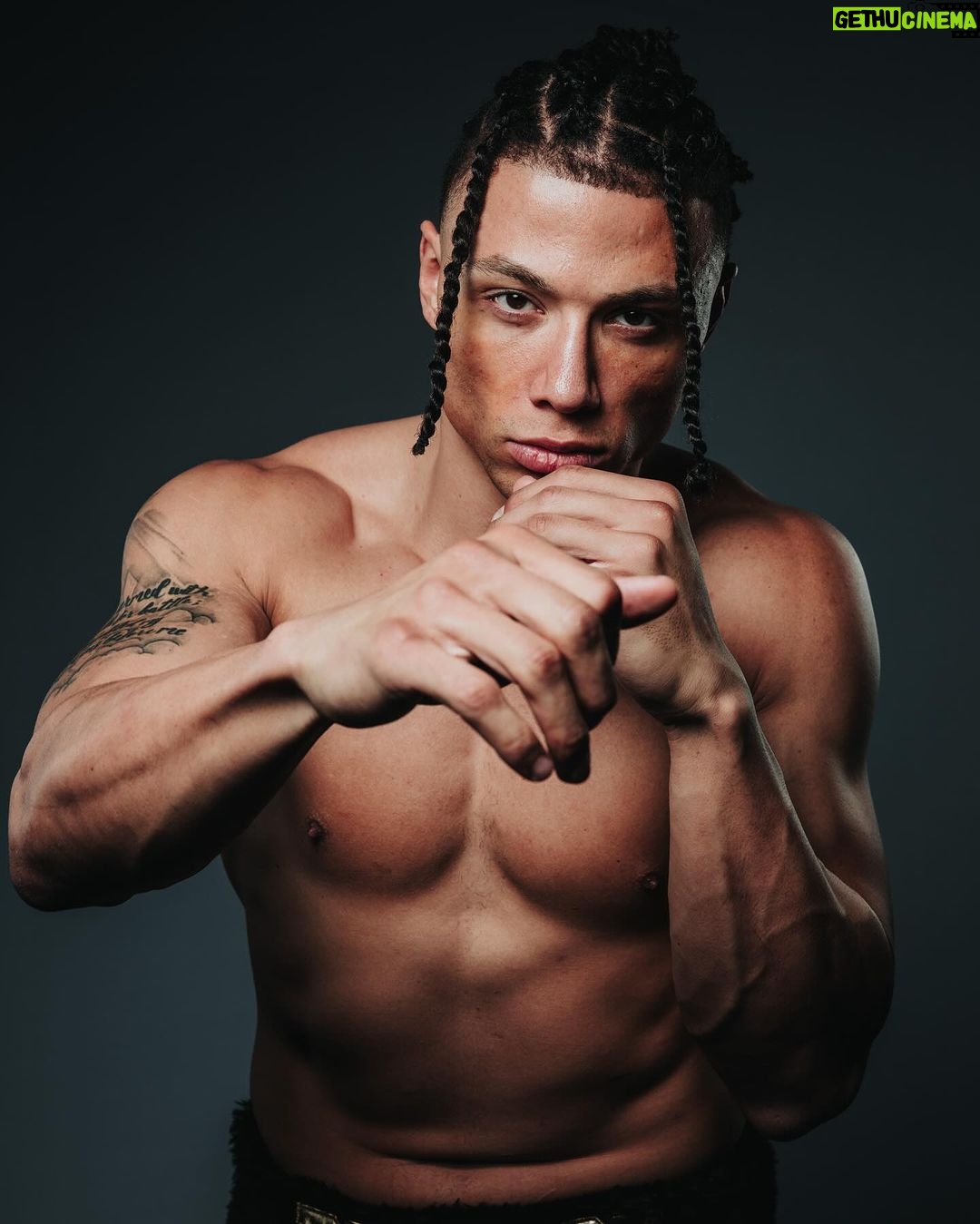 Chase De Moor Instagram - Welcome to fuckaround & find out hotel, enjoy your stay please be quiet after 9pm our guest Minikon will be sleeping live on DAZN Jan 20th