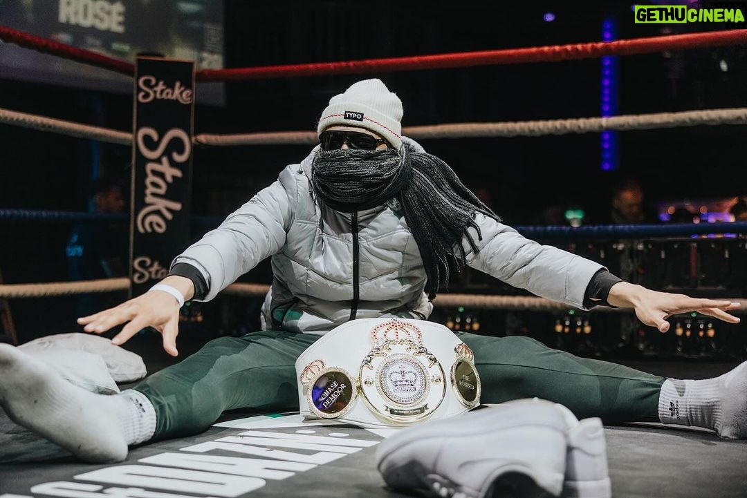 Chase De Moor Instagram - Everybody a gangsta till a gangsta step in the room. @misfitsboxing