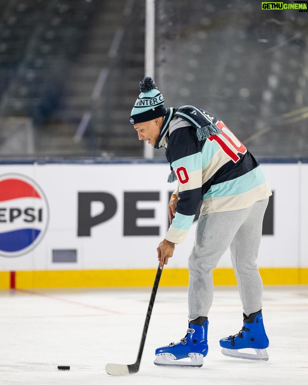 Chase De Moor Instagram - My whole life they told me I’m walking on thin ice, I think picture 3/6 tell everything needed to know about being a hockey player! Thank you for having me @nhlontnt go @seattlekraken ! Seattle, Washington