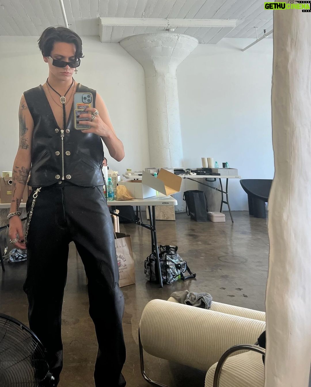 Chase Hudson Instagram - she’s the pain killer