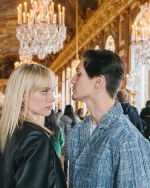 Chase Hudson Instagram - museum date🕯️