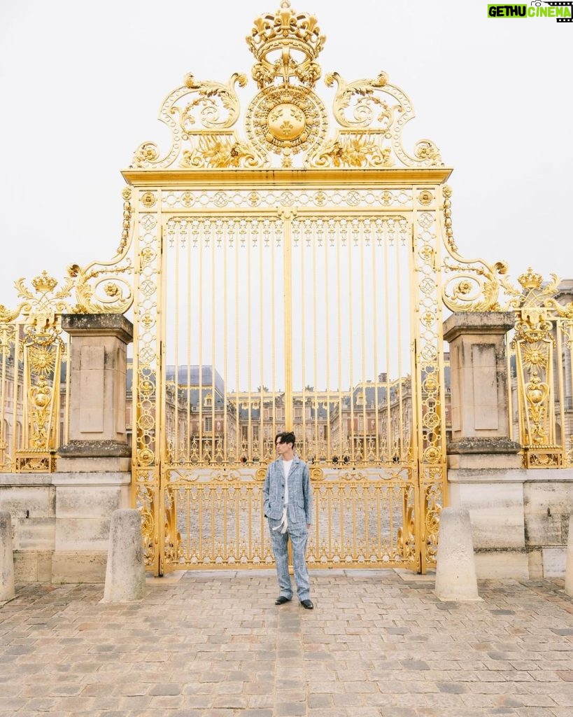 Chase Hudson Instagram - museum date🕯️ Park Hyatt Paris-Vendome