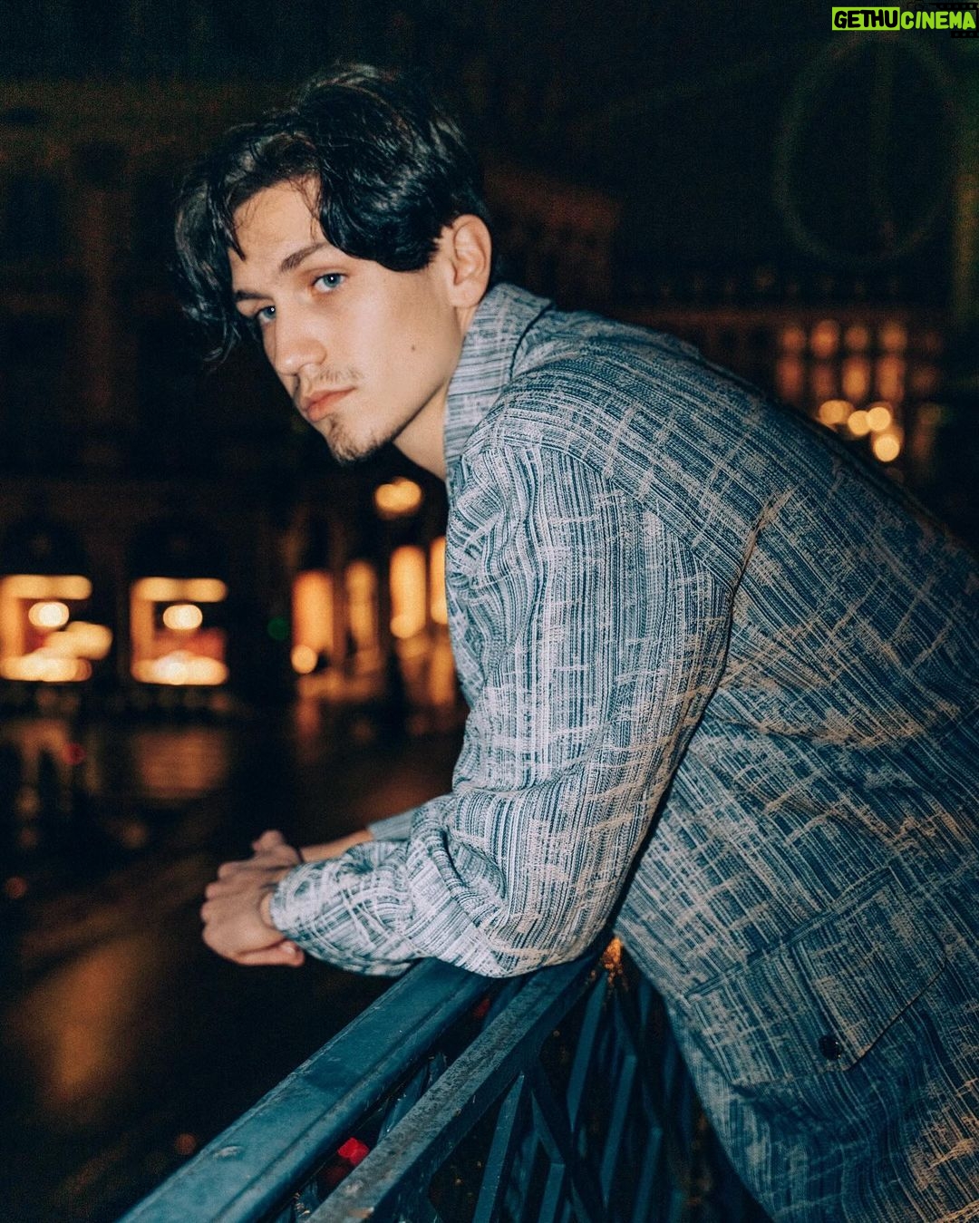 Chase Hudson - 166.1K Likes - museum date🕯️