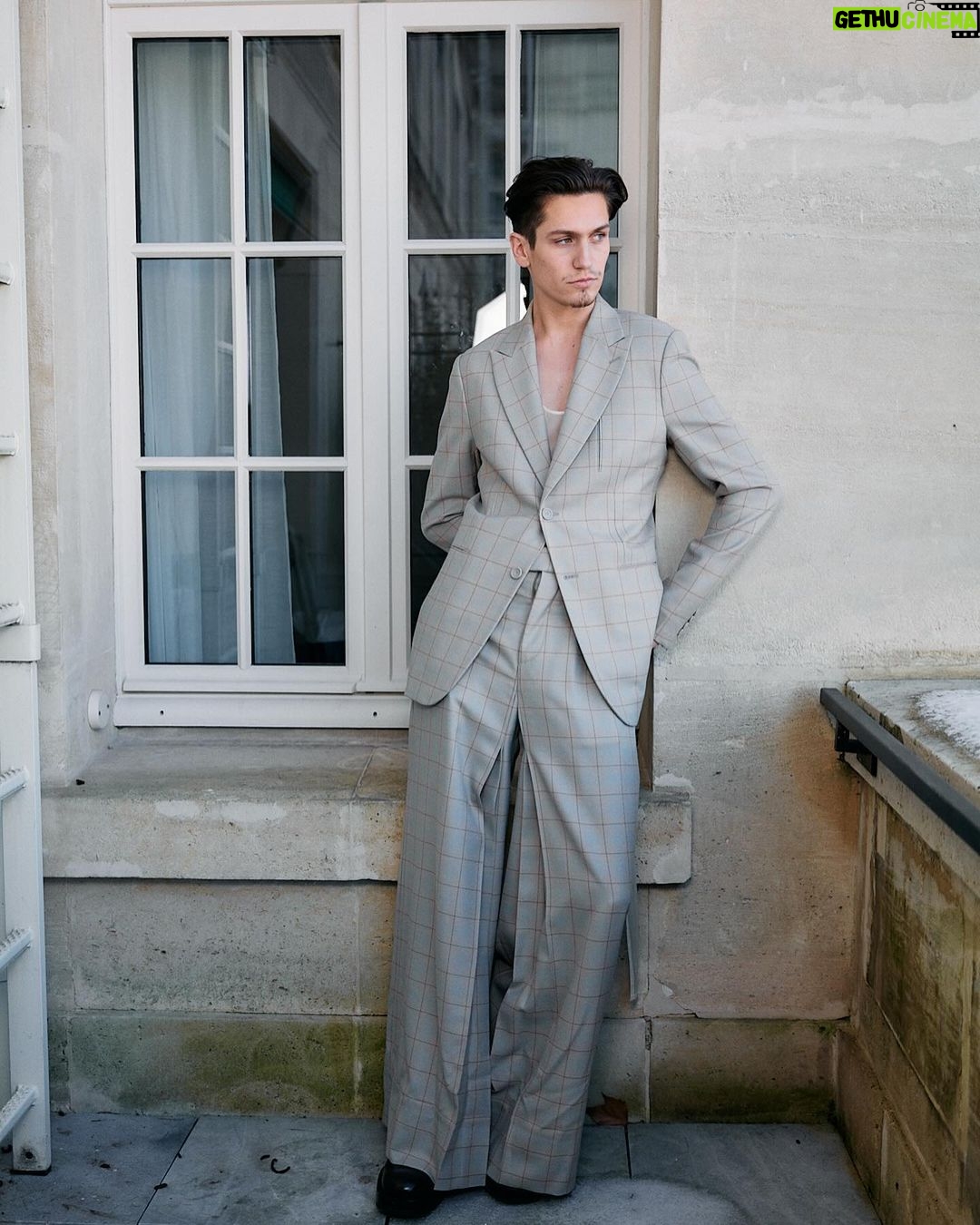 Chase Hudson - 168.8K Likes - I am the I in Dior #DiorWinter24 👁️