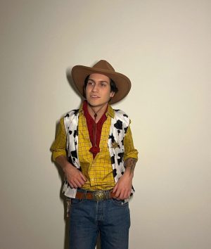 Chase Hudson Instagram - there’s a snake in my boot