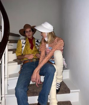 Chase Hudson Instagram - there’s a snake in my boot