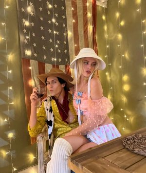 Chase Hudson Instagram - there’s a snake in my boot