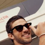 Chay Suede Instagram – Turminha, @postospetrobras me levou pra assistir a final da Stock Car,  e eu amei!

O que eu não imaginava, era o fato de que todos os carros do torneio são abastecidos pela mesma gasolina que eu abasteço o meu carro, a Gasolina Petrobras Podium é o combustível oficial da Stock Car. 

Imagina, você garantir ao seu carro a mesma potencia, performance e estabilidade dos carros dessa corrida. E, lembrando que além de tudo isso, é a única carbono Neutro do Brasil. 

#PodiumCarbonoNeutro *Publicidade