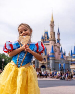 Chay Suede Instagram - A gente já tá com saudade. 

@disneyworld.brasil 

💘