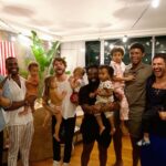 Chay Suede Instagram - #tbt Aniversário de um ano do piratinha do papai :)) Festinha inteiramente feita à mão pela mamãe @neivalaura e pela vovó @michele8franca (com a ajuda de alguns assistentes, @hericagodoy , @leticiaporttto @henrique__rocha , @guilhermerocha11 , @ritaseixasadv @filmiranda, @vanessalaluca, @eu e outros). Com todo amor do mundo. Te amamos, Zezé! ❤️🏴‍☠️