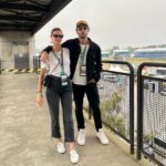 Chay Suede Instagram - Isso foi ontem. Domingo de Formula 1, com quem pilota minha vida, hahaha Te amo @neivalaura Muito obrigado @rolex :)) Amamos o convite! Que recepção maravilhosa @didi_maranhao @alemcamposs
