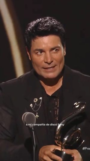 Chayanne Instagram - Gracias por esta noche tan especial🙏 Mi gente de US los veré pronto para que Bailemos Otra Vez. 🕺 🇺🇸
#BailemosOtraVezTour