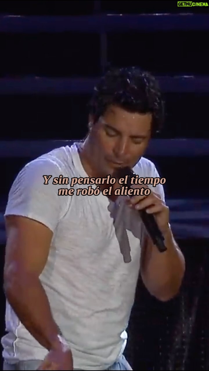 Chayanne Instagram - ¿Qué sería de mí si no las tengo? 🥰 #Chayanne