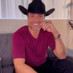 Chayanne Instagram - Una sorpresa para otra sorpresa 🙈🤠 #Chayanne