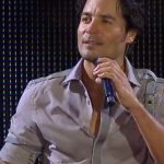 Chayanne Instagram - ¿Quiénes de aquí se sienten atados a un amor? 👀 #chayanne