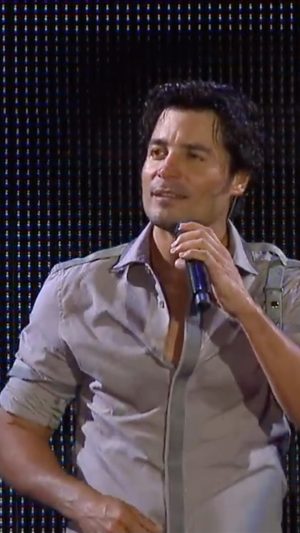 Chayanne Instagram - ¿Quiénes de aquí se sienten atados a un amor? 👀
#chayanne