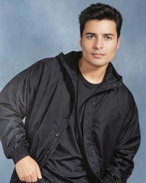 Chayanne Instagram - Yo tengo mi propio #YearBookChallenge 📖¿Cuáles son reales y cuáles con AI? 🤔
#chayanne