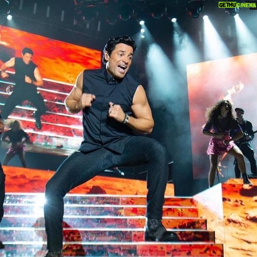 Chayanne Instagram - ¿Qué comentario usarían para esta foto? 🤔 #tb
