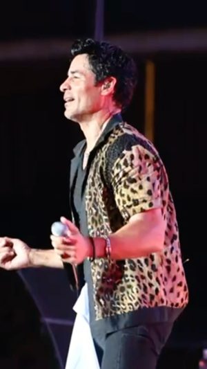 Chayanne Instagram - ¿Quién me sigue el pasito? 😝