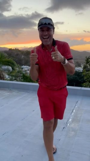 Chayanne Instagram - Mi gente bonita, les mando un saludo desde San Lorenzo ❤️ 😀