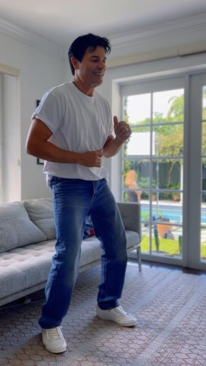 Chayanne Instagram - Si me ven por ahí, me invitan a bailar bachata!