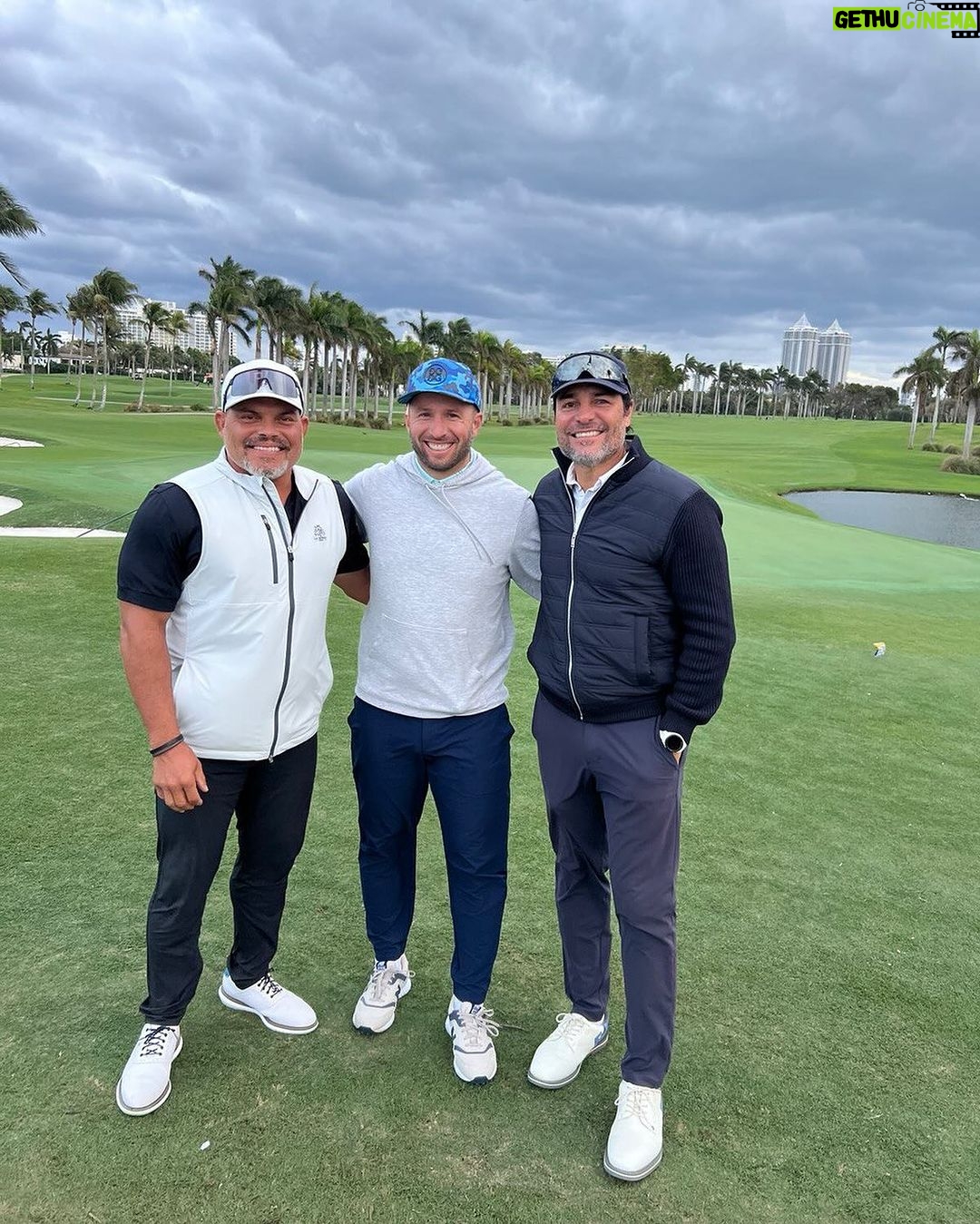 Chayanne Instagram - Con mis hermanos boricuas, disfrutando el mismo hobby!