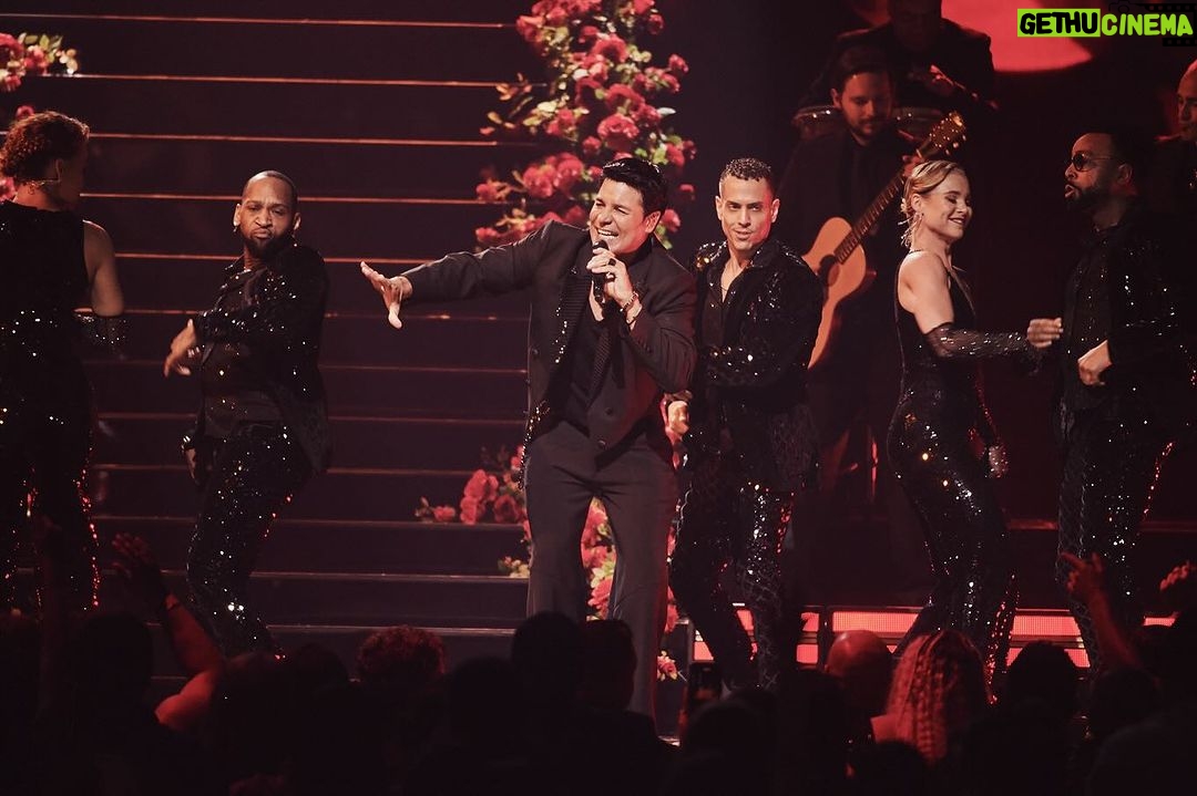 Chayanne Instagram - Estamos a 5 meses de que empiece nuestro US Tour 🤩 #BailemosOtraVezTour