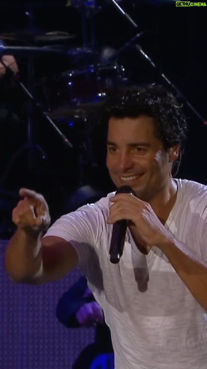 Chayanne Instagram - Es tiempo para nuestro #BailemosOtraVezTour 🇺🇸