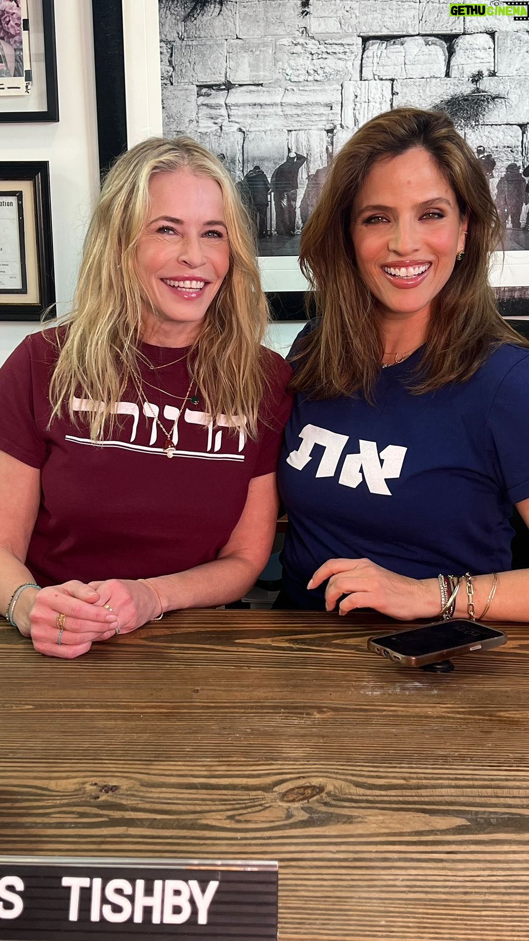 Chelsea Handler Instagram - @chelseahandler and @noatishby sit down to discuss being pro-Palestinian and anti-Hamas. Best way to keep informed on all things Israel and Middle East is to follow @noatishby.