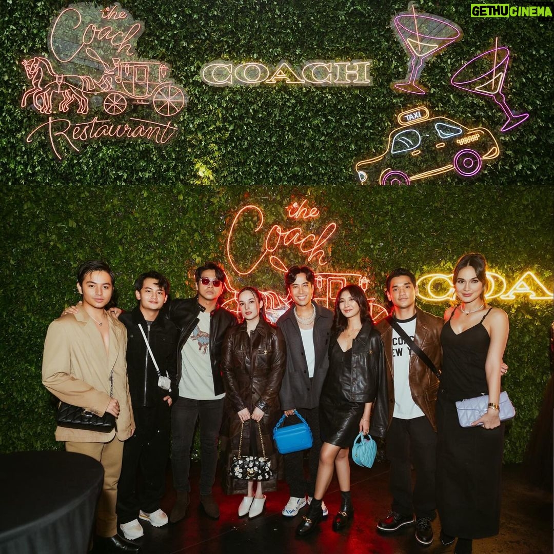 Chelsea Islan Instagram - Amazing night with COACH Friends! 🥳 Come check out world’s first The Coach Restaurant, with a vibe of New York! And also don’t forget to visit Coach Coffee Shop at Coach Grand Indonesia! #CoachNY #TheCoachRestaurant 🫰🏻