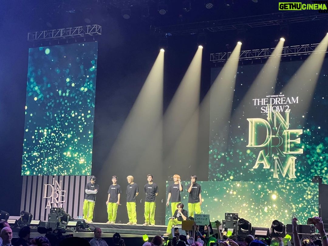 Chenle Instagram - Beautiful city,Delicious food,Amazing fans,Lovely 7DREAM❤️