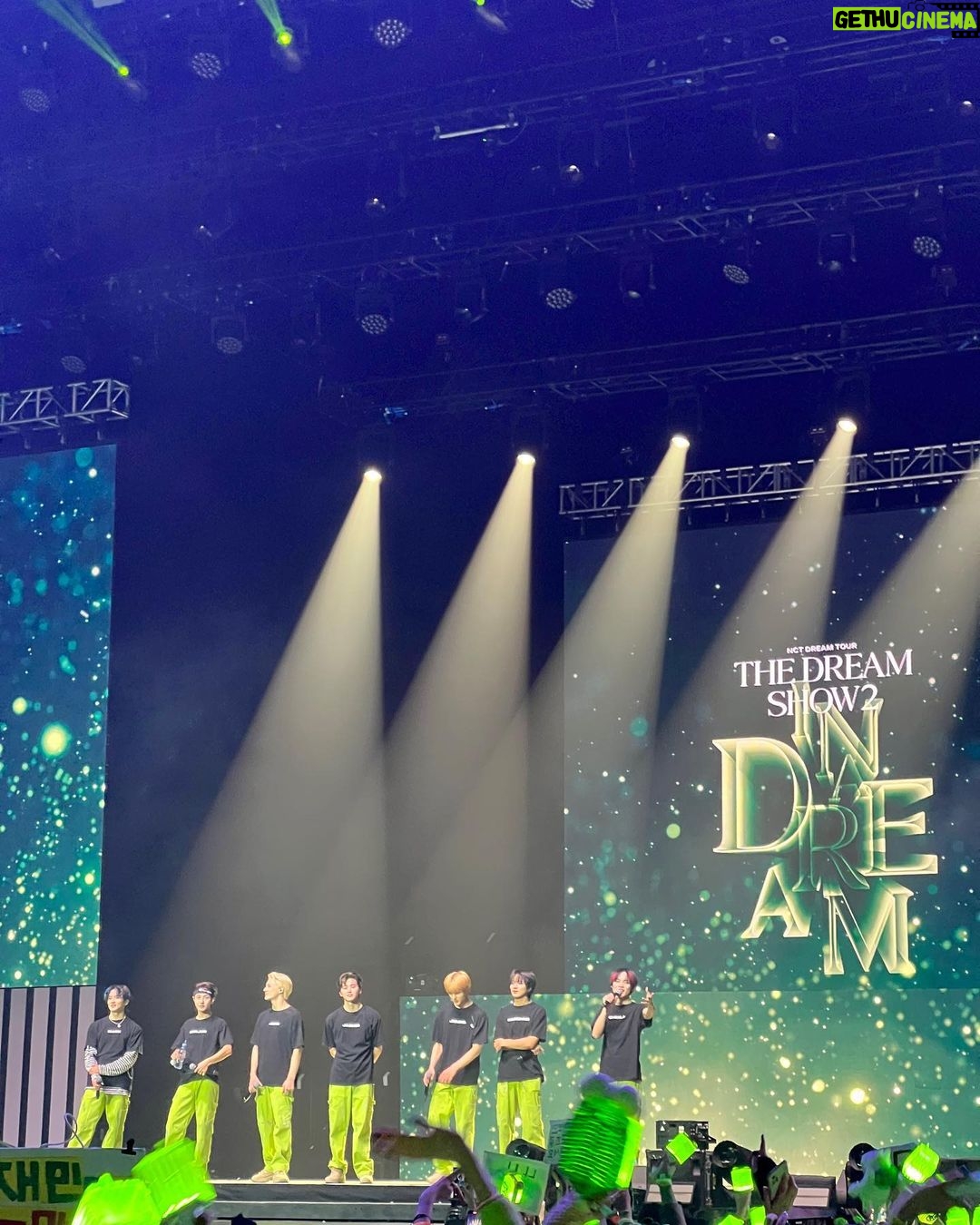 Chenle Instagram - Thank you!Every NCTzen in BERLIN!!!!🔥🔥🔥That was so much fun!!!!!See you guys!👌🔥😏